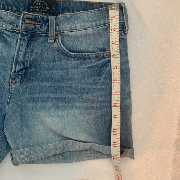Lucky Brand The Roll Up Distressed Shorts Women's 4/27 Blue whiskered - Picture 9 of 10